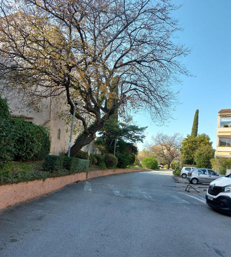 Apartament Les Roches Bleues Le Pradet Zewnętrze zdjęcie